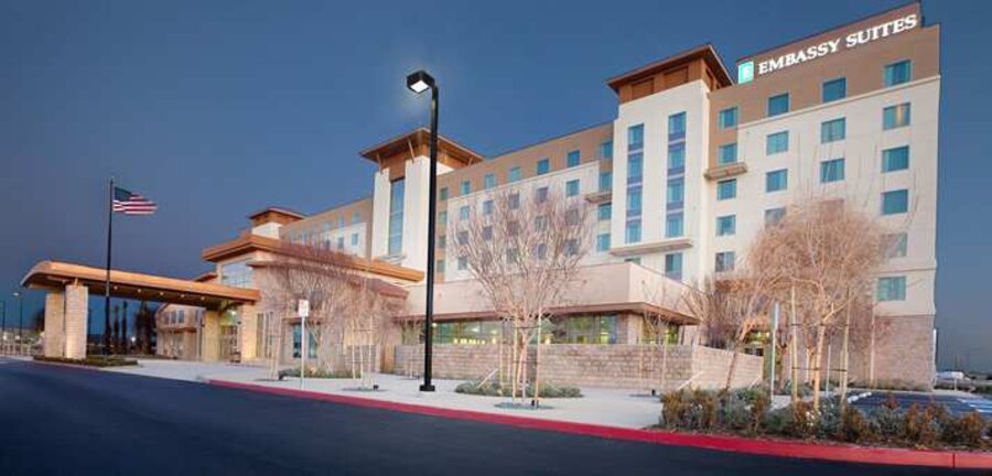 Embassy Suites Palmdale exterior