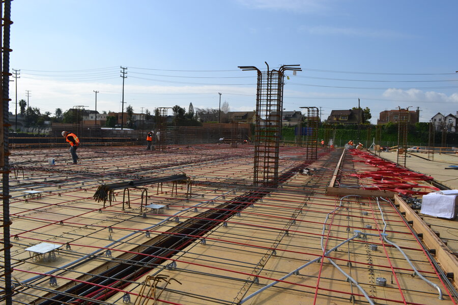 Midtown Crossing parking structure under construction